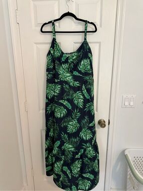 Green Tropical Leaf Maxi Dress - Navy Background